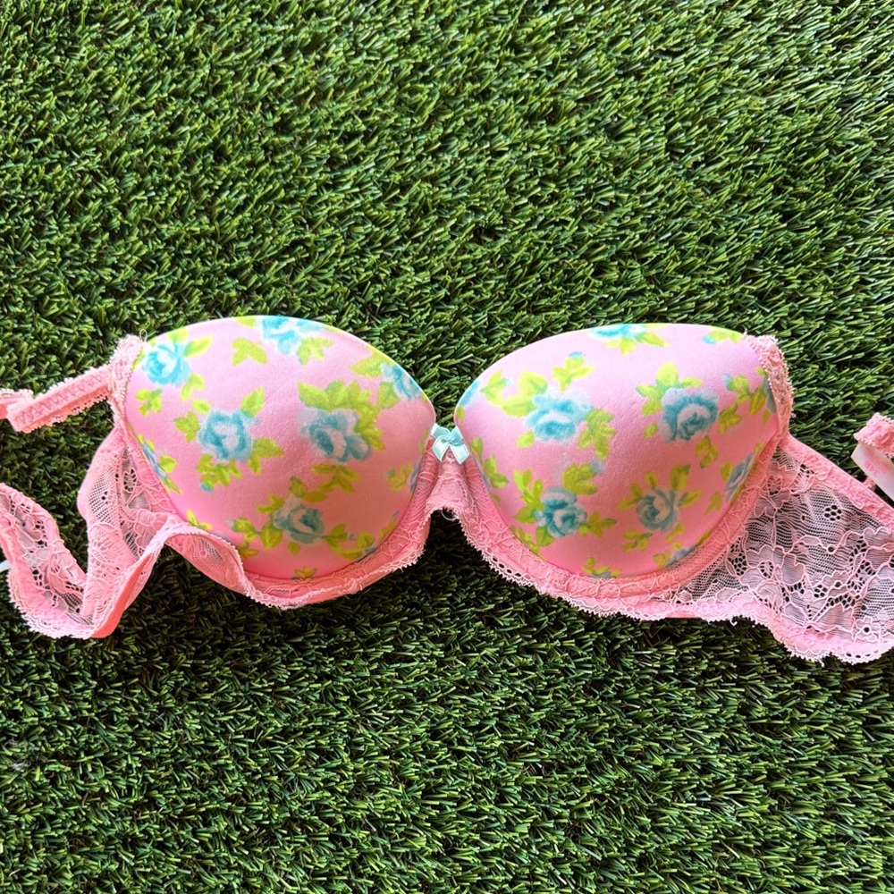 Victoria's Secret Pink Lace Bra